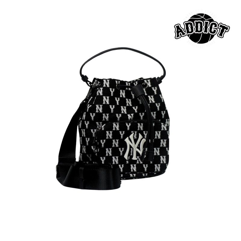 MLB CLASSIC MONOGRAM JACQUARD BUCKET BAG NY YANKESS BLACK