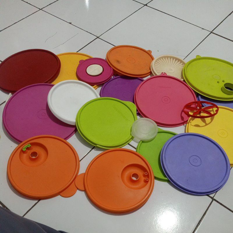 Tutup Tupperware second bulat tempat makan