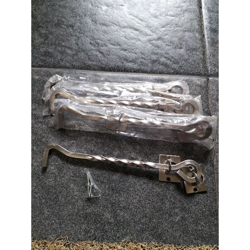 Hak angin Jendela / Hak angin ulir 8inch / Hak angin