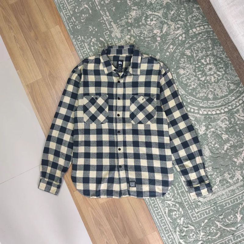 kemeja flannel Stussy