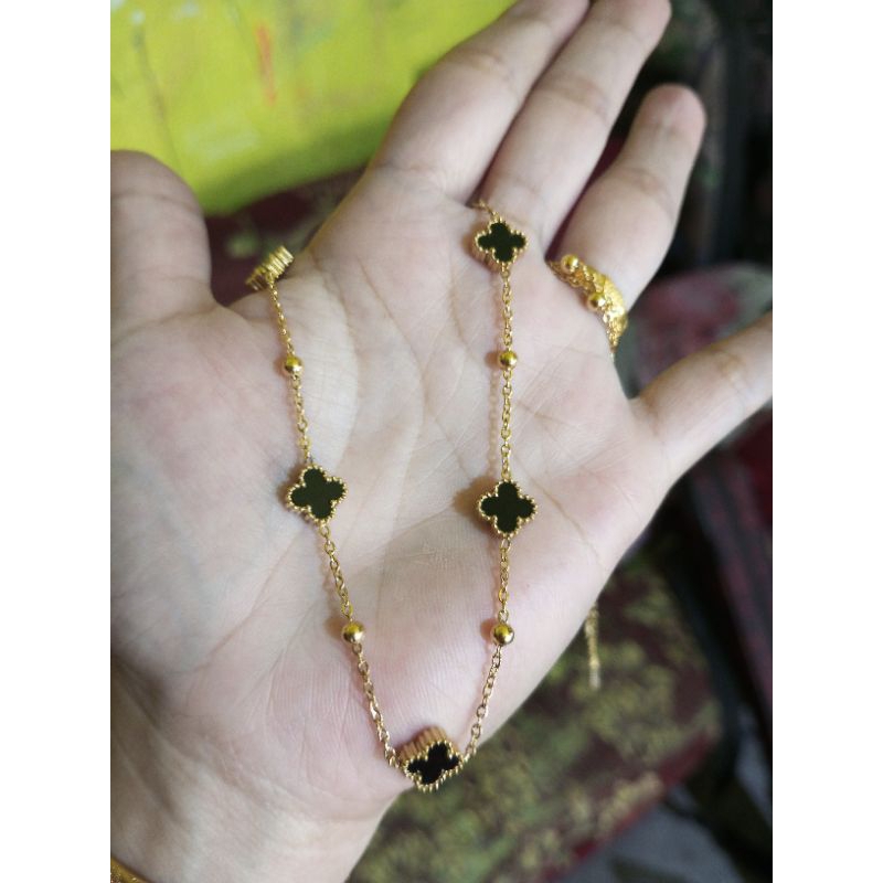 kalung titanium warna glod kuning