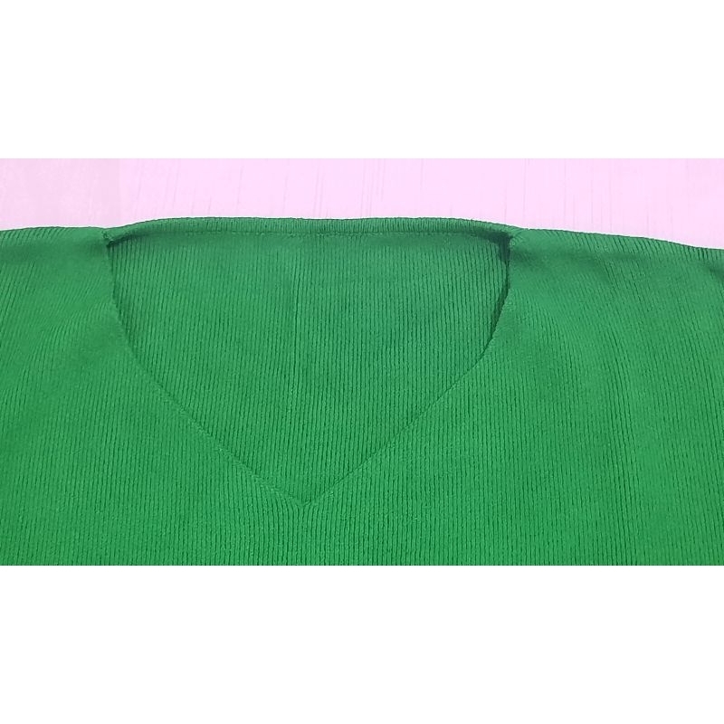 Blouse Baju Sweater Sweatshirt Rajut Halus Tebal V-Neck Warna Hijau