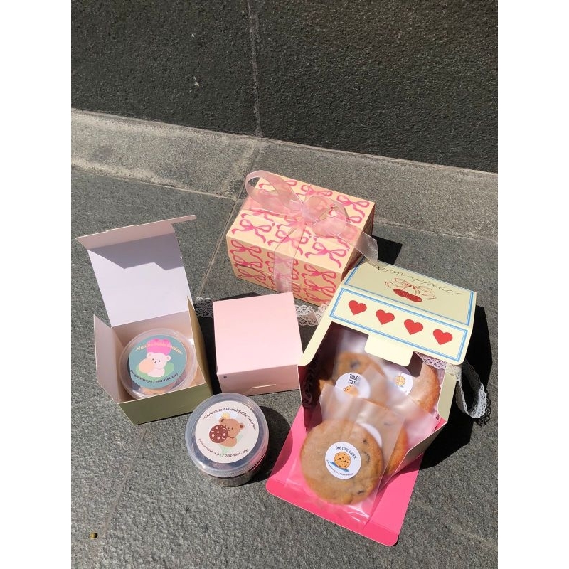 

Valentine's Day Cookies / Valentine Hampers / Valentine / Cookies