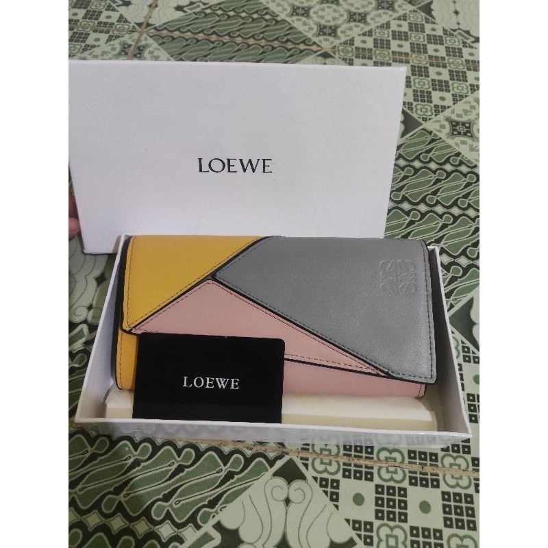 READY STOCK DOMPET WANITA LOEWE