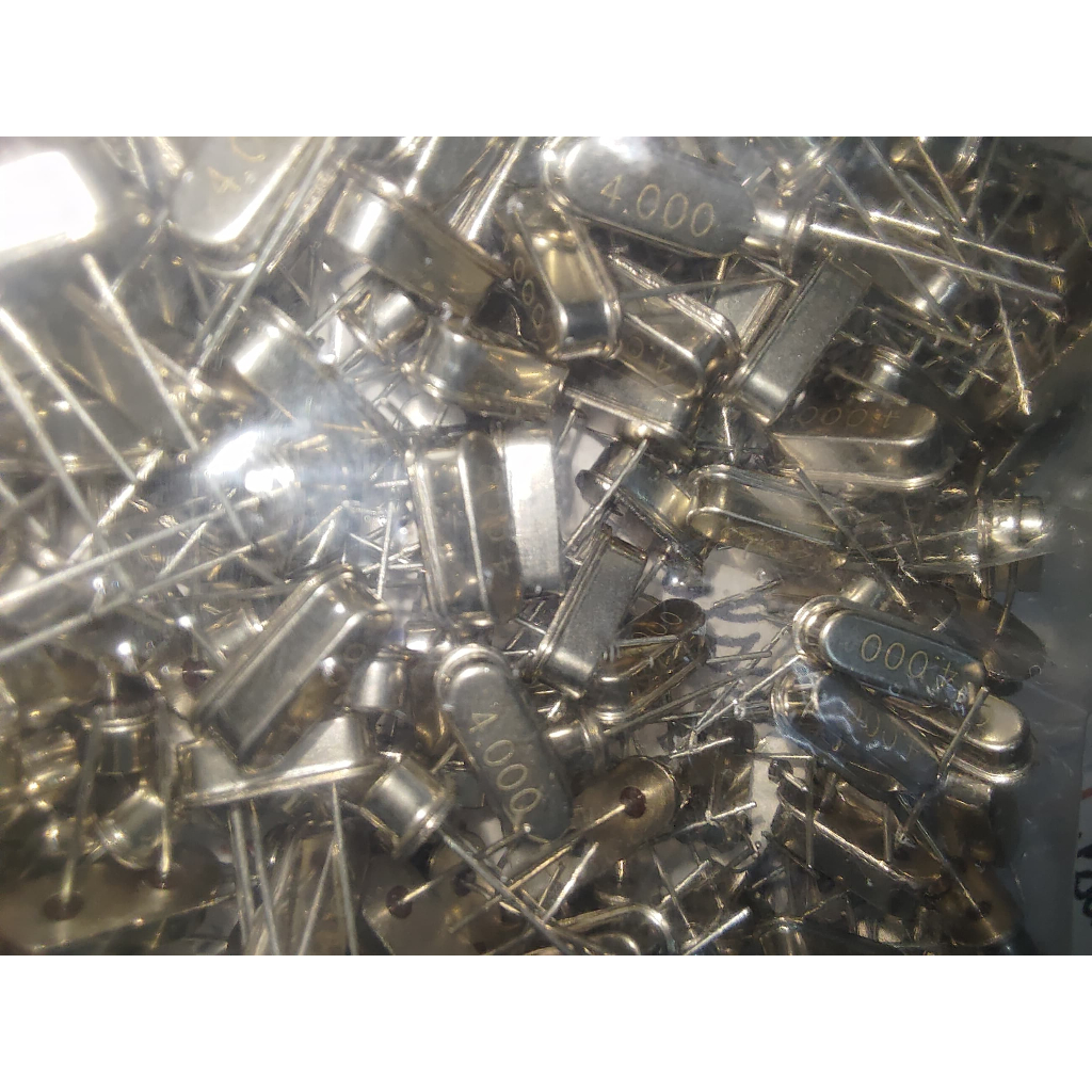 100Pcs - Crystal / Xtal 4 Mhz / 4000 / 4.000