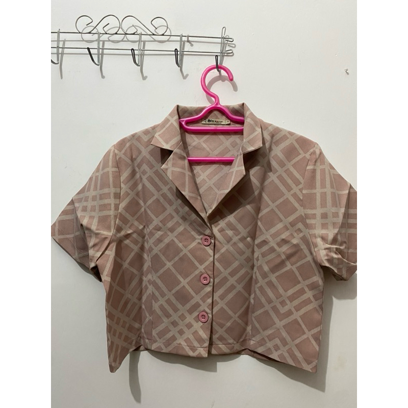 [PRELOVED] ADA Woman Kemeja Crop