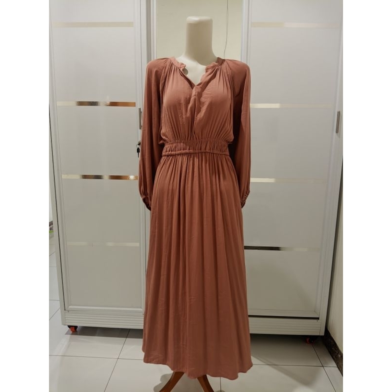 

Preloved long dress satin silk salem premium lembut(sudah +admin)