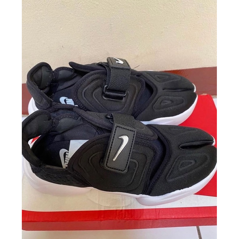 NIKE AIR RIFT