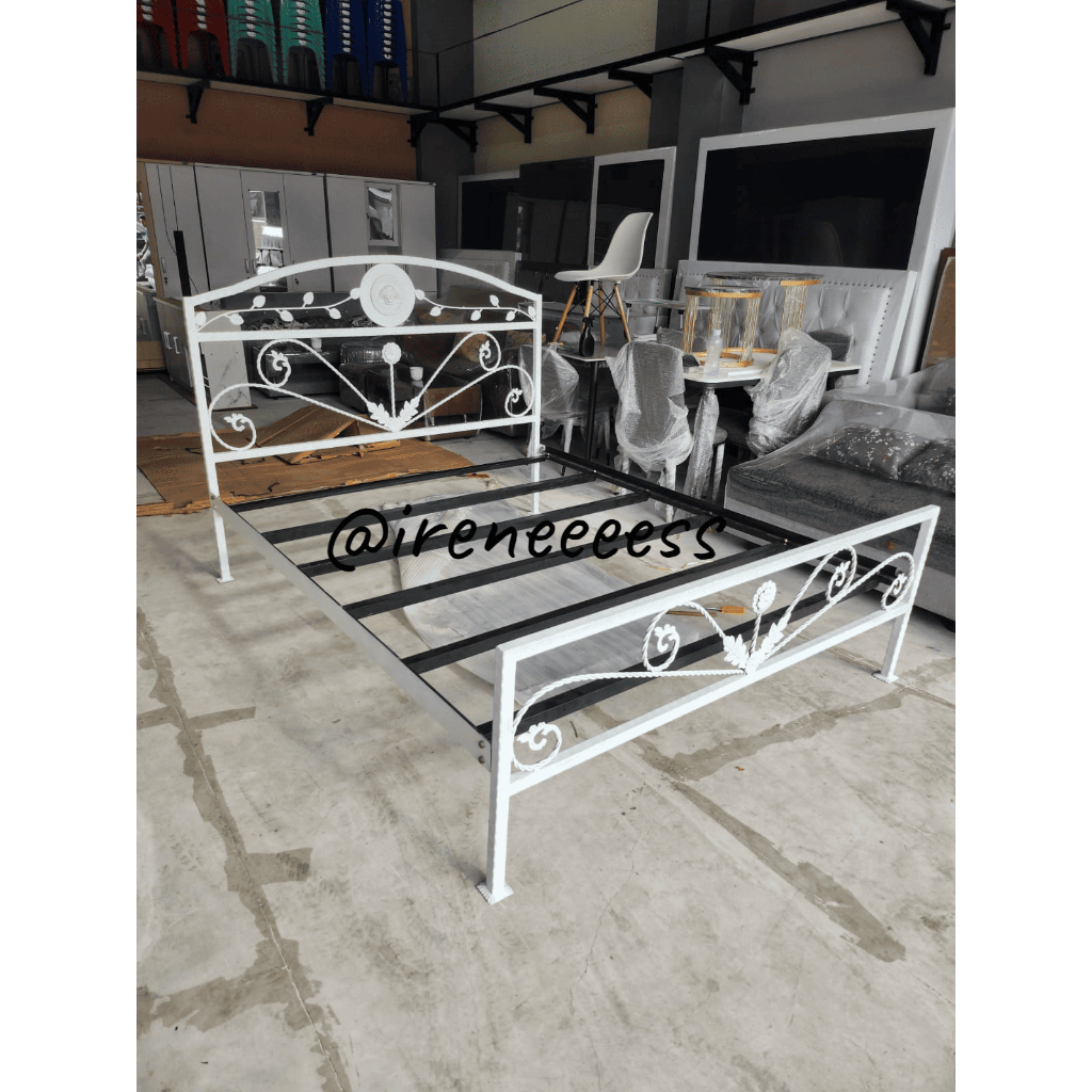 DIVAN BESI PUTIH WARNA KOMBINASI / RANJANG BESI UKURAN 160 X 200