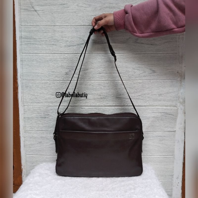 Valentino Rudy Tas Selempang Pria Second Brand Kulit