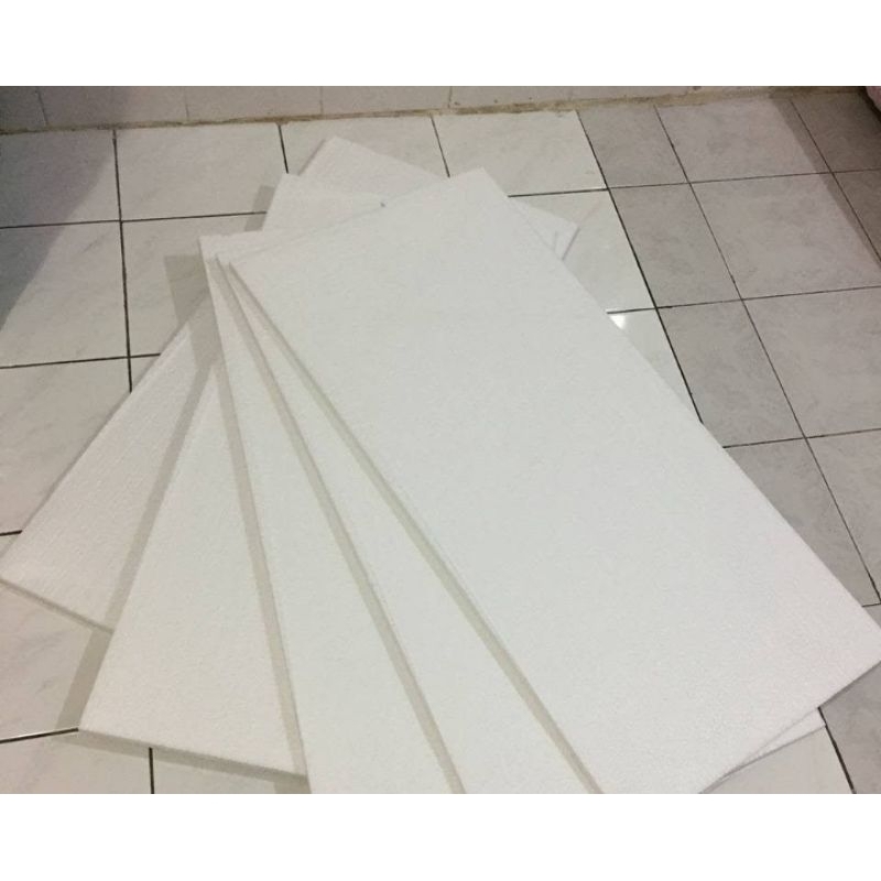 

D ( D14 ) PAPAN STEROFORM GABUS LEMBARA UKURAN 40 X 25 X 1 CM KUALITAS MEDIUM