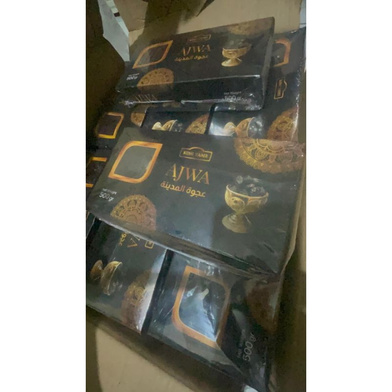 

Kurma Ajwa kotak