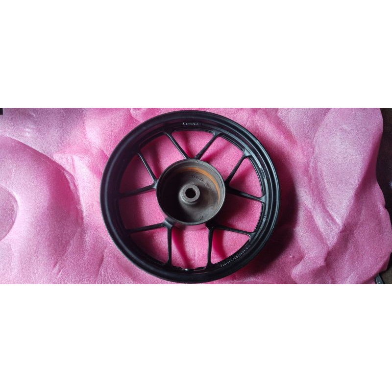 velg belakang Vario 125 new,Vario 125 lama