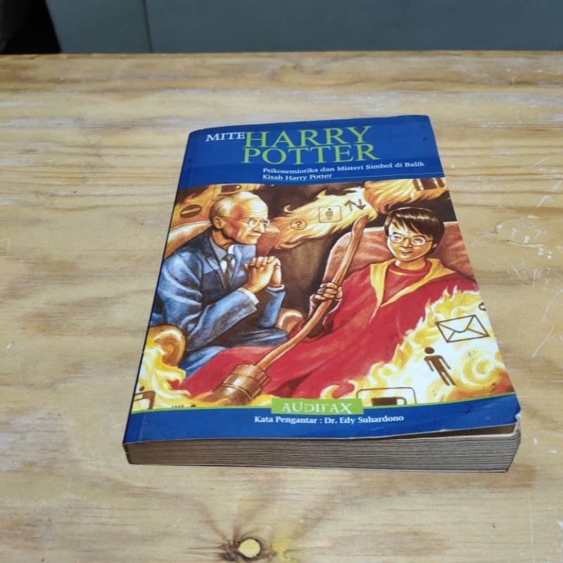 Buku Mite Harry Potter