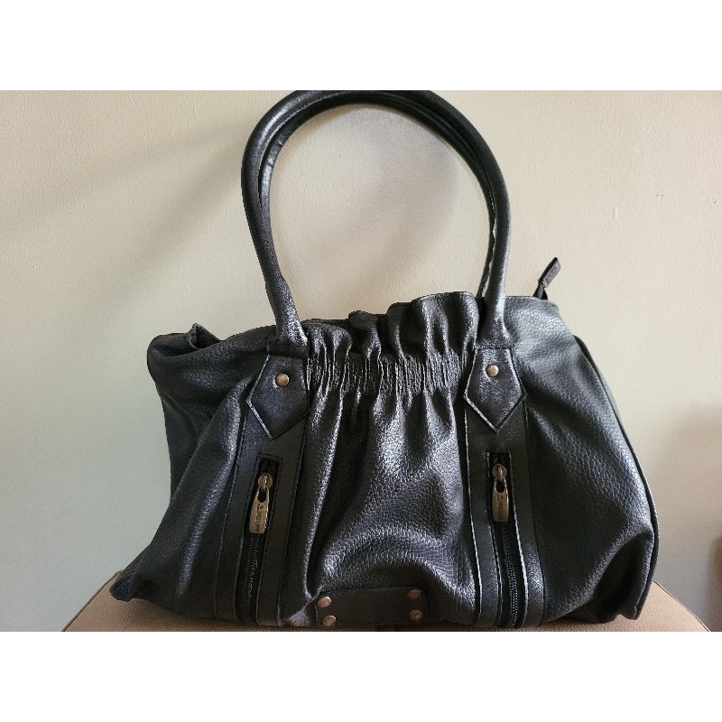 Tas kulit PL hitam