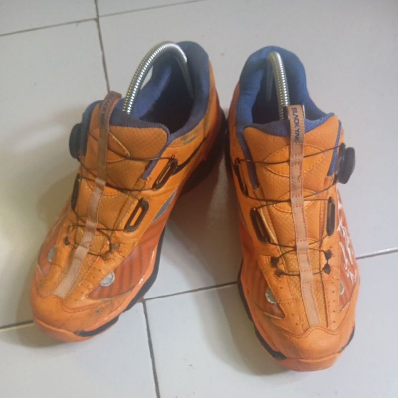 sepatu hiking blackyak