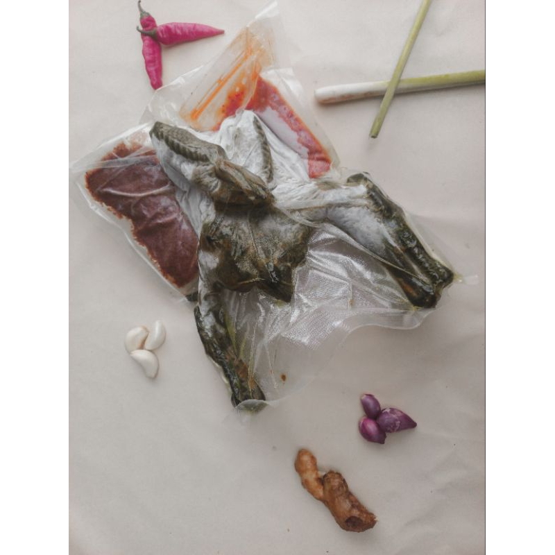 

Ayam Kampung Cemani 1 Ekor + Serundeng + Sambal (Siap Saji - Vakum)