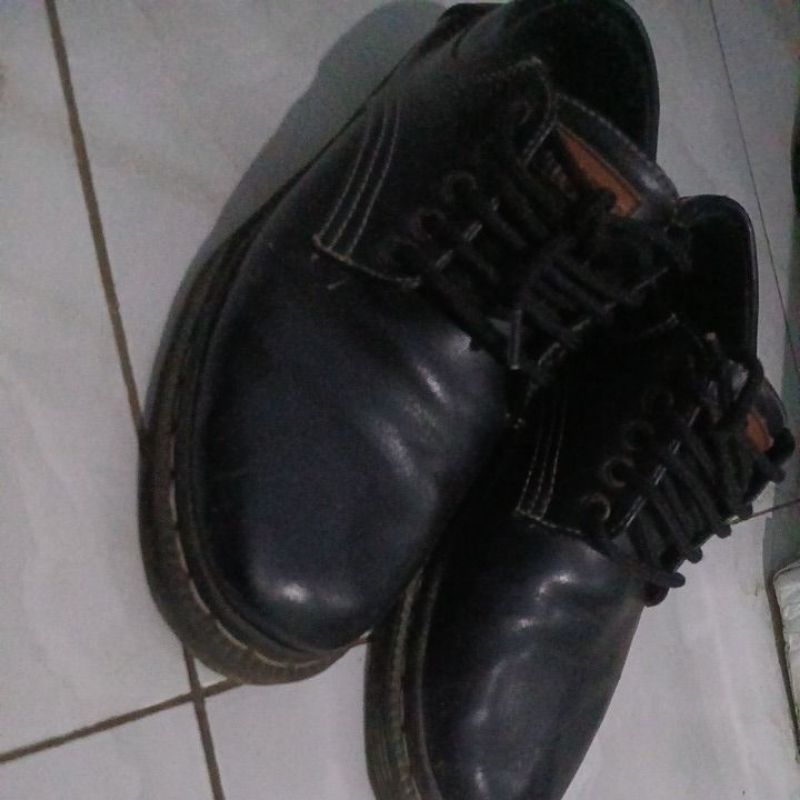 pl sepatu kulit