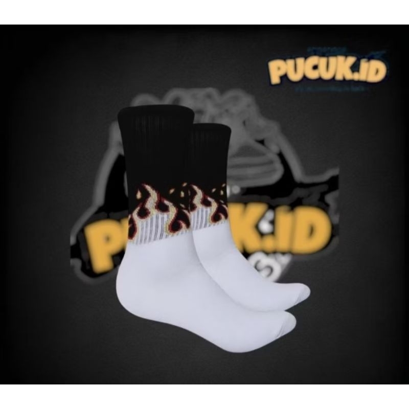 Kaos kaki Oldskool motif skate Flame Api Hitam Putih