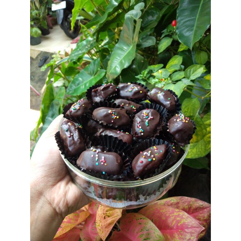 

KURCOK KURMA COKLAT TOPLES 500GR FRESHLY MADE BY ORDER