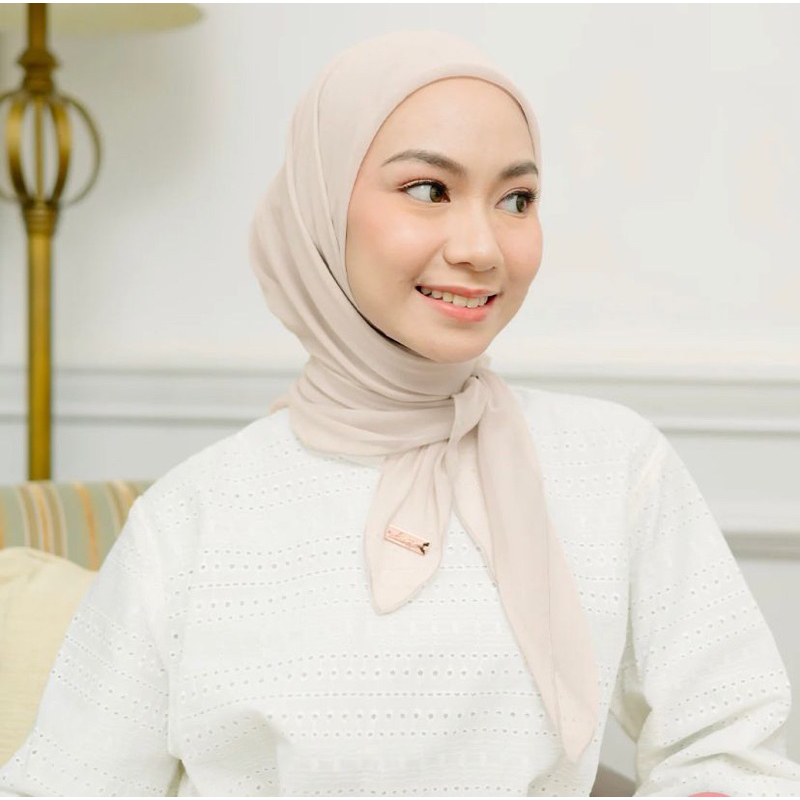 LOZY PEKANBARU - KIRANA PARIS (paris japan lozy)