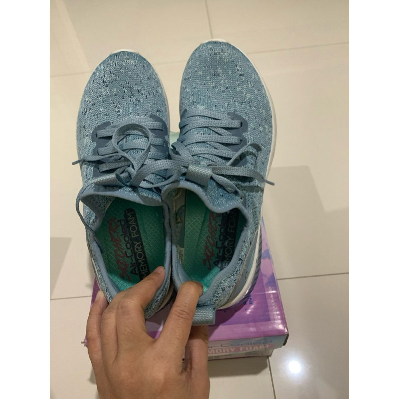 Preloved sepatu Skechers