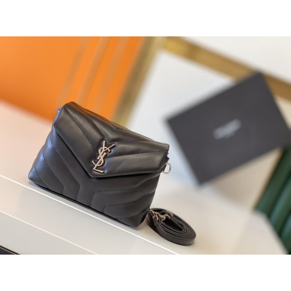 Saint Laurent Y-shaped badge envelope shoulder bag