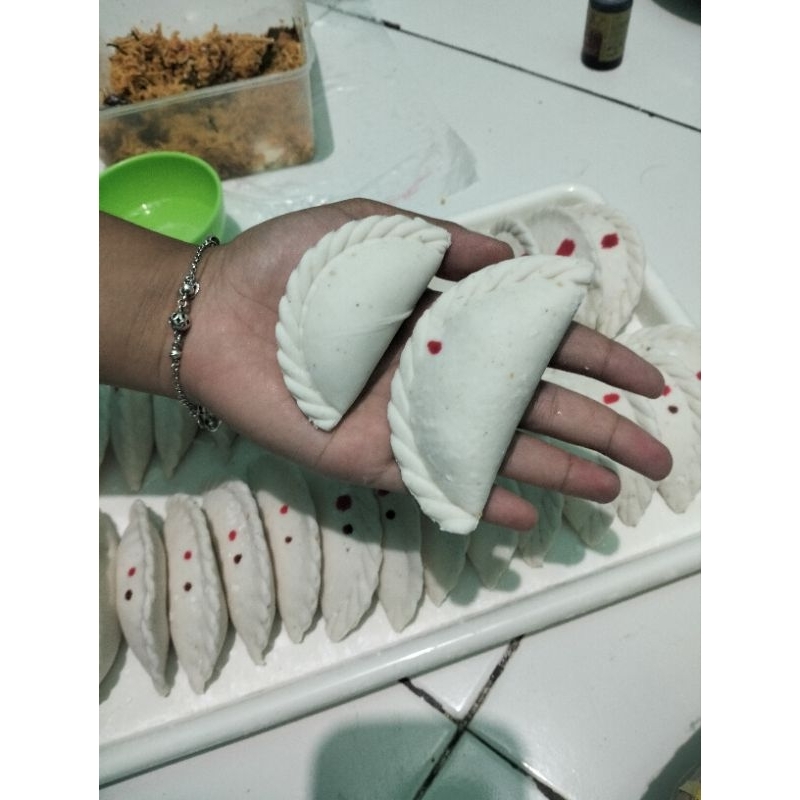 

CIRENG JANDO/AYAM SUWIR /ATI AMPELA/KEJU LUMER JUMBO ISI 4