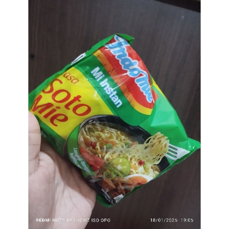 

indomie kuah soto 2 d