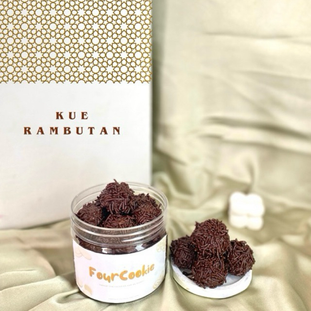 

Kue Rambutan atau rambutan cookie full coklat toples 400ml