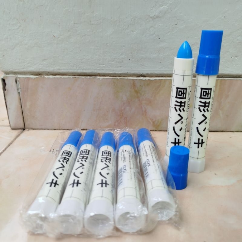 

Spidol Cat Solid Marker Jepang Biru, Spidol Permanen Tahan Air, Solid Paint Marker Warna Biru, Spidol Cat Serbaguna untuk Besi Kayu Kaca Plastik, Marker Permanen Outdoor Indoor, Spidol Cat Industri, Penanda Konstruksi, Alat Tulis Tahan Lama,