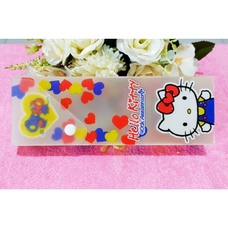 

Kotak Pensil Kitty Ori licence