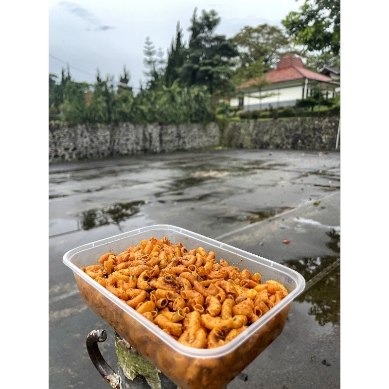 Makaroni Pedas Daun Jeruk Box Mika 150 gram