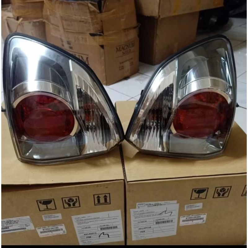 Lampu stop Lampu belakang Stoplamp belakang Fortuner VRZ original
