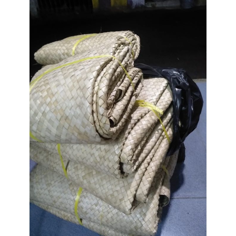 Tikar pandan berbagai ukuran /tikar zenajah/tikar adat /tikar sajadah/amparan  alas kasur dll