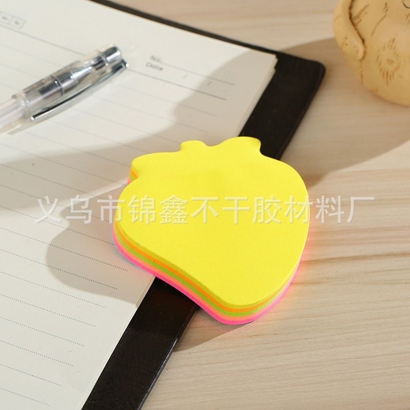 

16) Sticky Note Gambar Stroberi