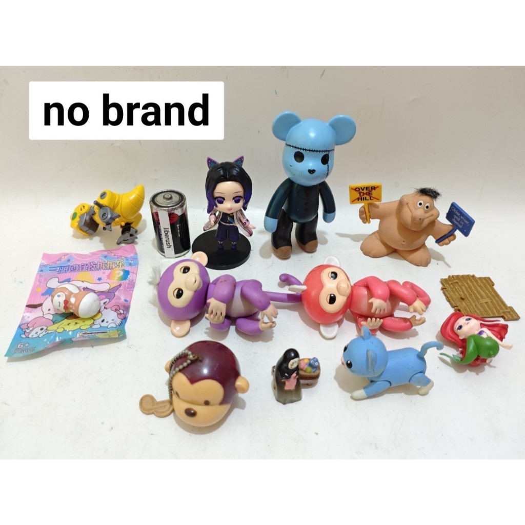 Set wowwee fingerlings baby monkey interactive , sanrio cinnamoroll , chibi demon slayer shinobu koc