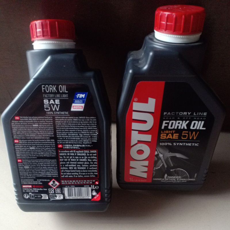 OLI SHOCK MOTUL LIGHT SAE 5W 1L OLI AS SHOCK SOK DEPAN MOTOR  MOTUL SAE 5W LIGHT OLI SYNTHETIC 1000M