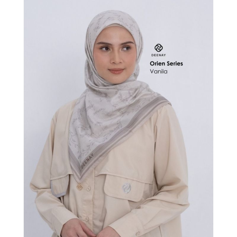 Hijab Motif Segi Empat Deenay Orien Series