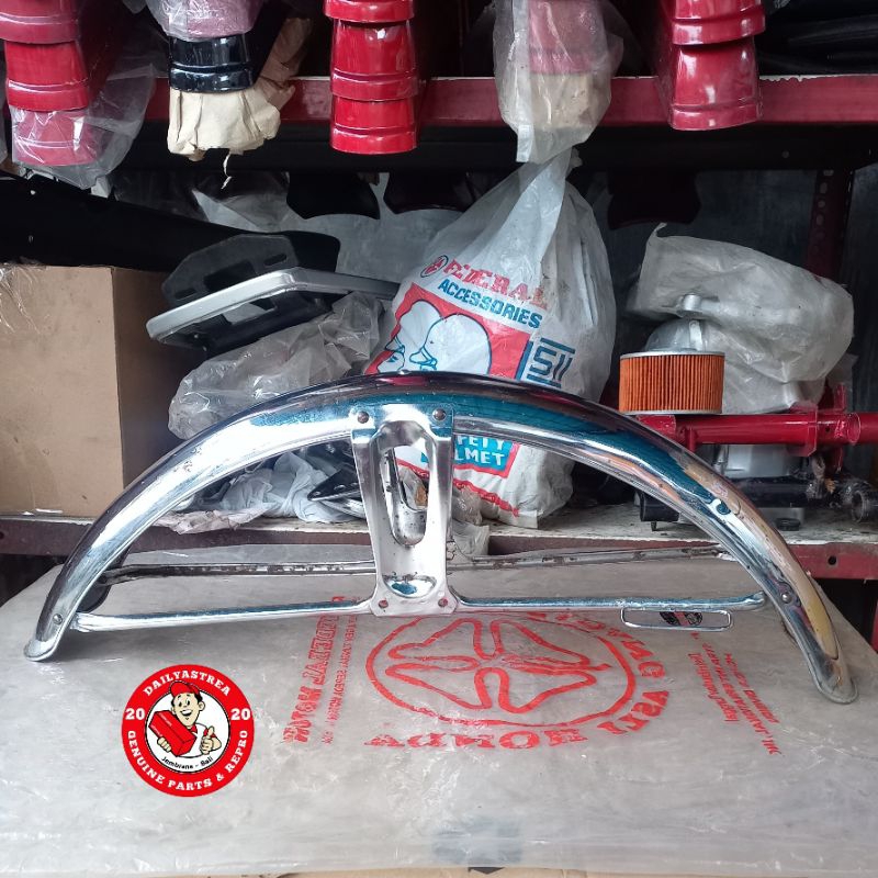 FENDER FRONT SPAKBOR SLEBOR SAYAP BESI DEPAN HONDA CB100 CB125 S90Z ORIGINAL ORI 61100-330-680XW