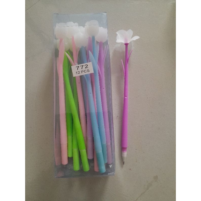 

pen gel hitam motif bunga