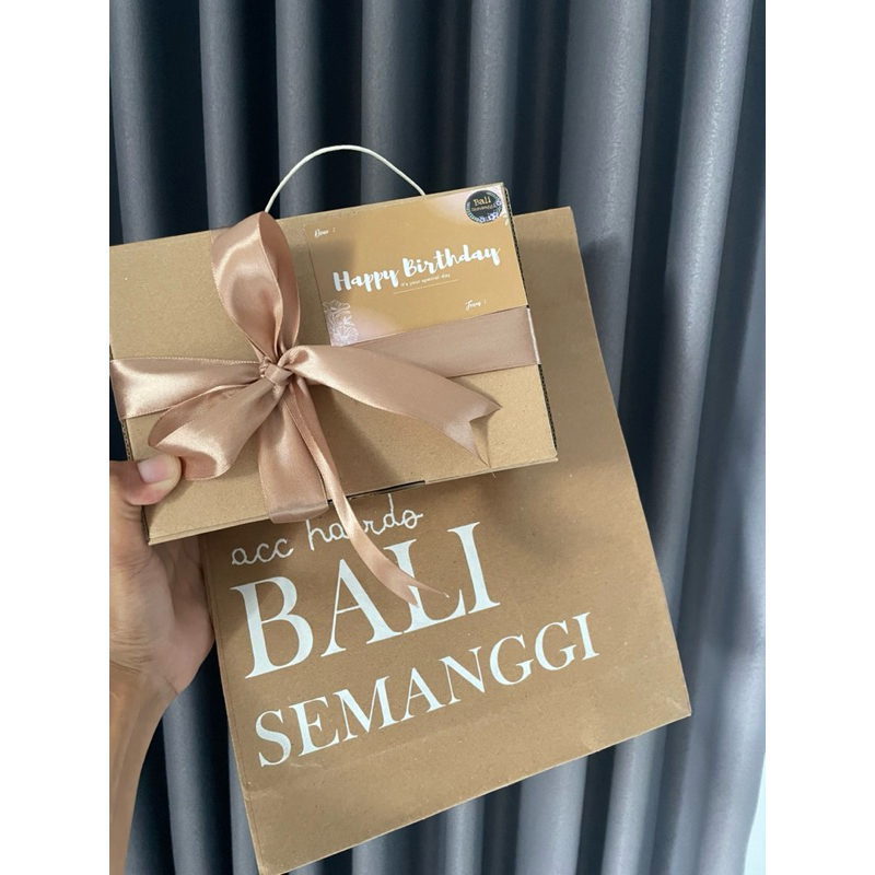 

gift box / kotak kado / parcel