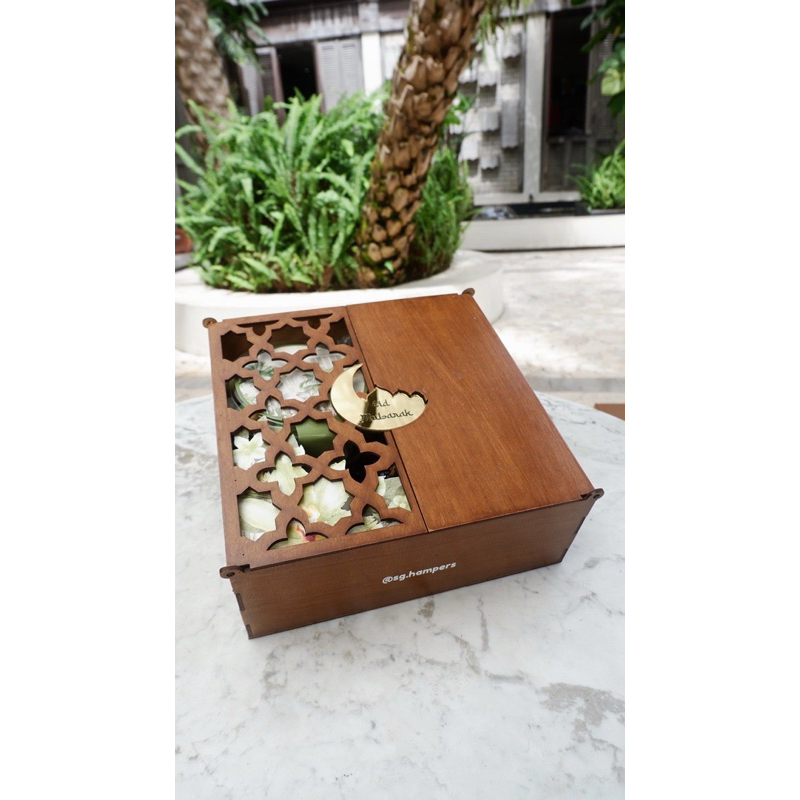 

MADINAH Eid Hampers by SG Hampers 2025