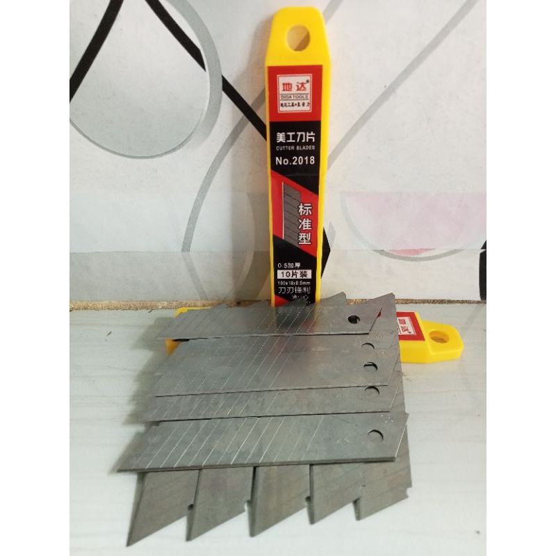 

Mata Pisau Cutter 1 Box isi 10pcs