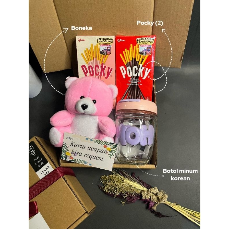 

HAMPERS MURAH BONEKA BOTOL MINUM POCKY KADO WANITA BIRTHDAY WISUDA ANNIVERSARY IDULFITRI