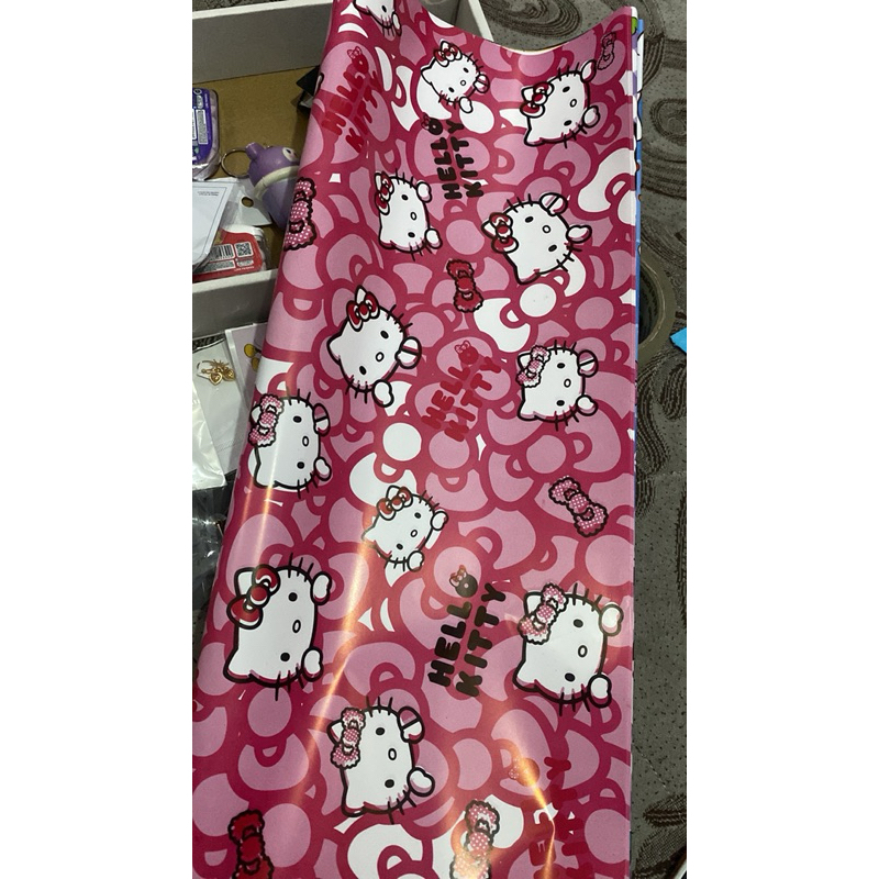 

Kertas kado glossy karakter