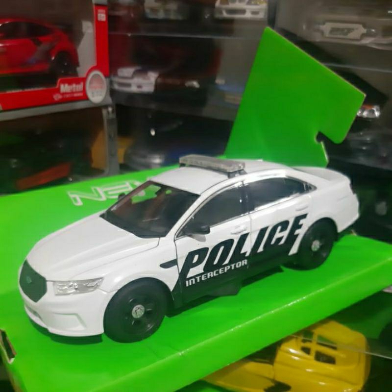 Diecast Welly Skala 1:24 Ford  Police Interceptor Baru Bukan Bekas Komplit