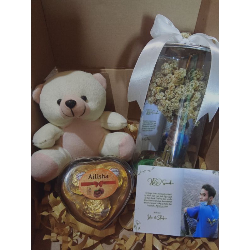 

HAMPERS COKLAT EDELWEISS IN TUBE HIASAN MEJA KAMAR/ KADO ULANG TAHUN / KADO WISUDA / KADO BUAT PACAR YULIA GIFT