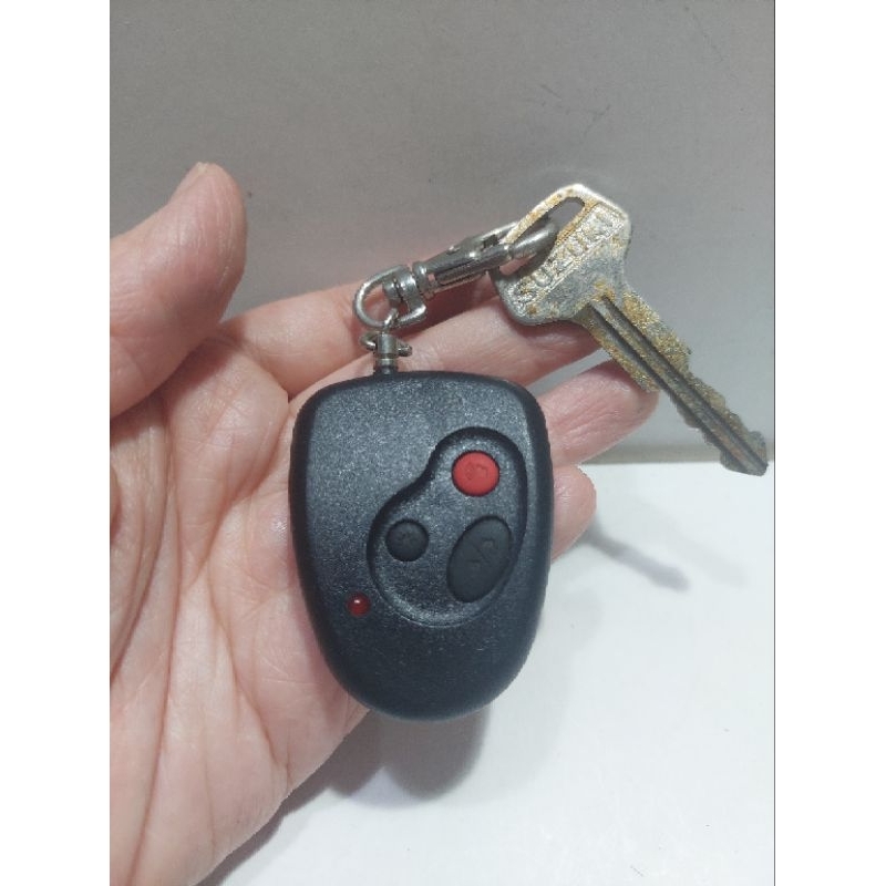 KUNCI REMOTE MOBIL UNIVERSAL 3 TOMBOL
