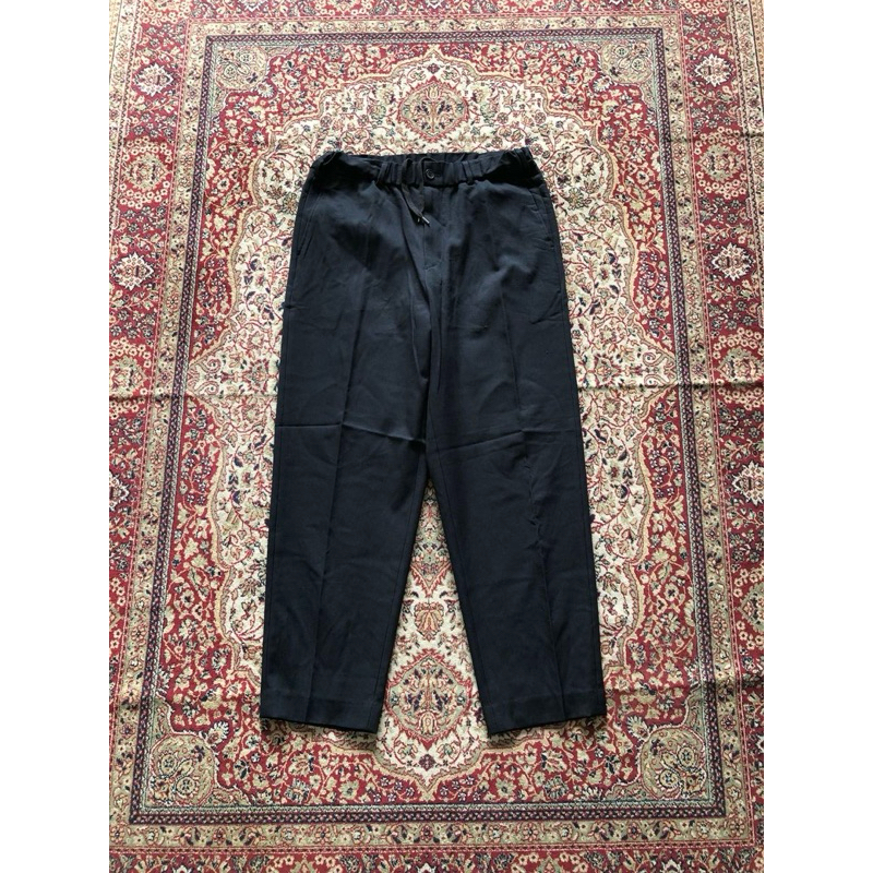 Celana Uniqlo U wide fit tapered pants HE847